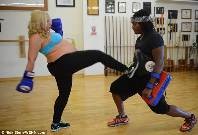 Karate Champ Won’t Let Being 8 Months Pregnant Get In The Way Of Her Kickboxing Classes (Video)