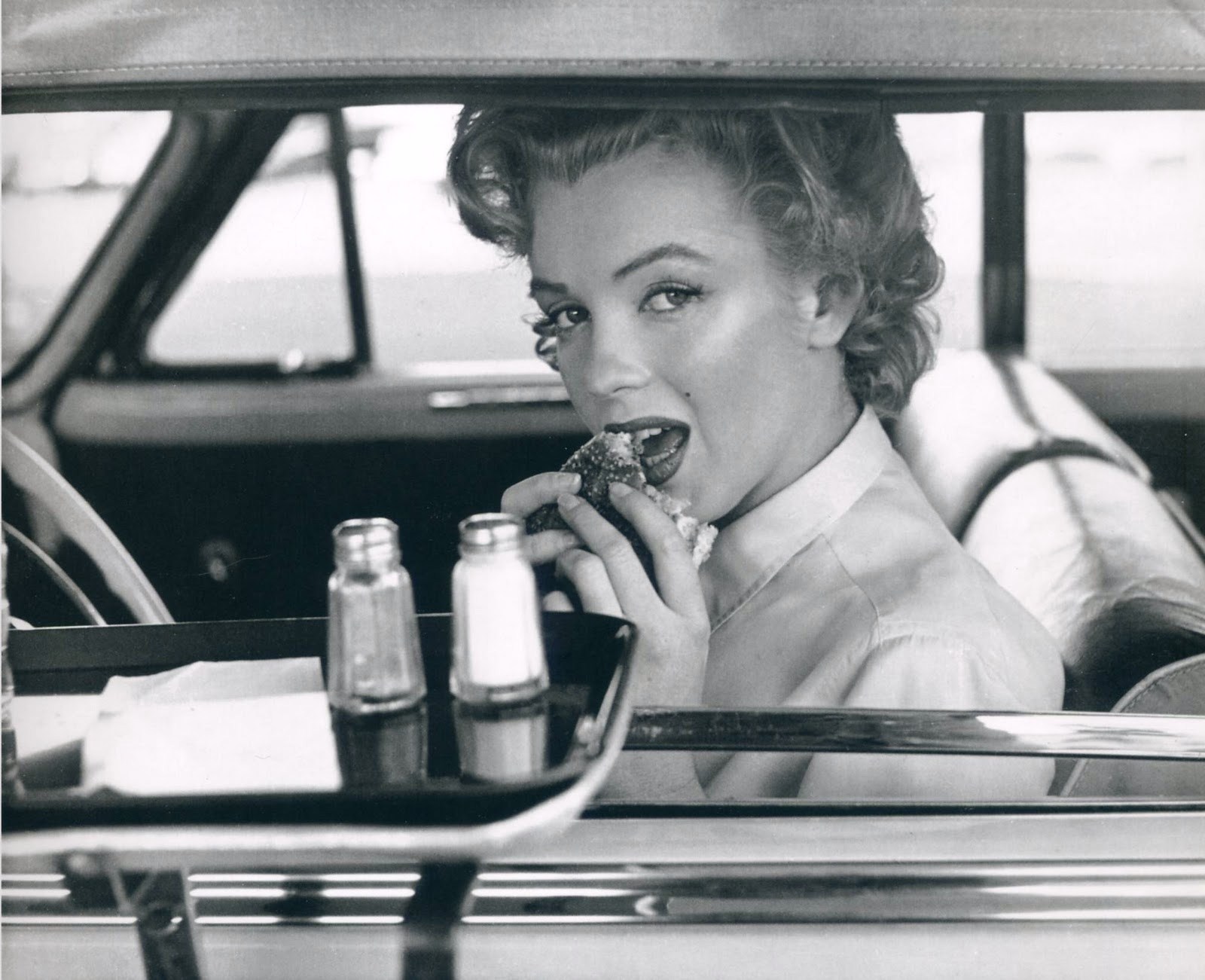 Let’s Take The Cheeseburger Back To 1950